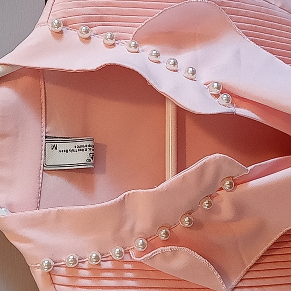 Pretty Pearl L Sleeve Blouse - Picture 2 of 6